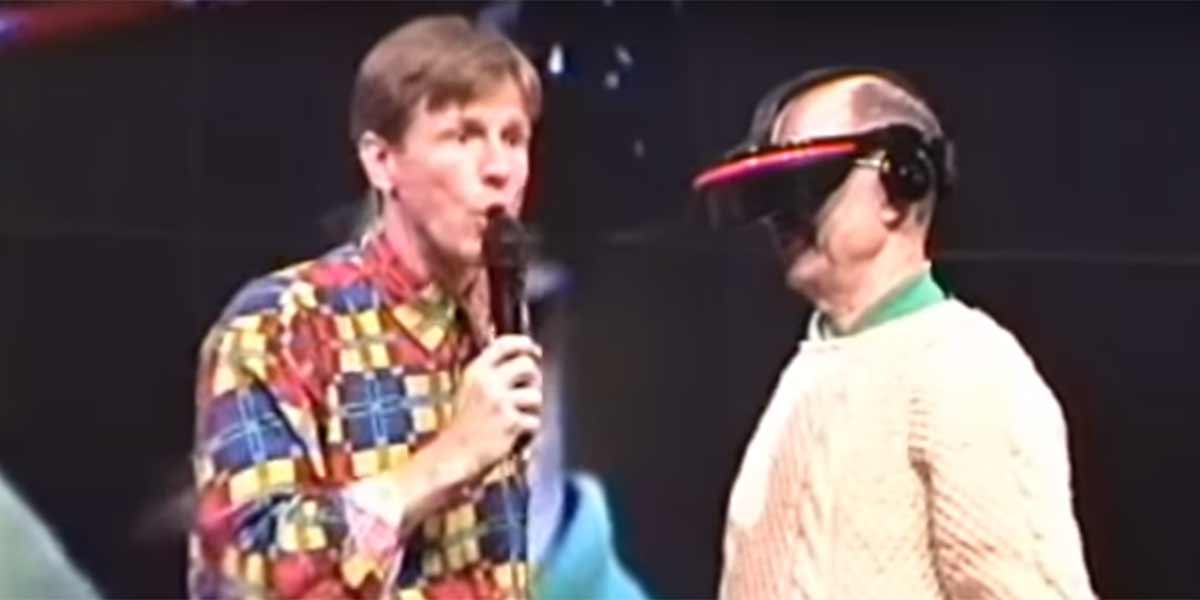 Retro: Virtual-Reality-Brille von SEGA auf der CES '93