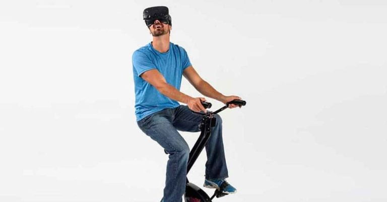 Kurios: Mann radelt mit VR-Brille quer durch Japan