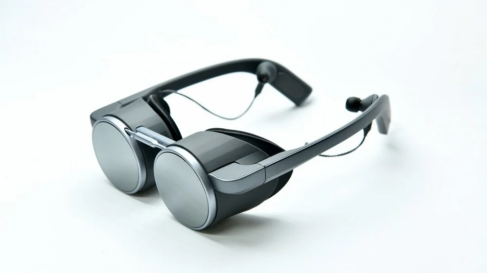 Panasonics VR-Brille von vorn, sieht aus wie eine Schwimmbrille