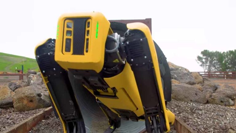 Boston Dynamics: Spot Roboterhund im Praxistest [VIDEO]