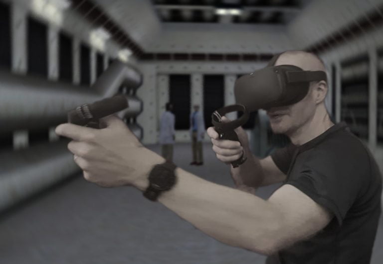 VR-Spieler zockt die Quest-Portierung von Half-Life.