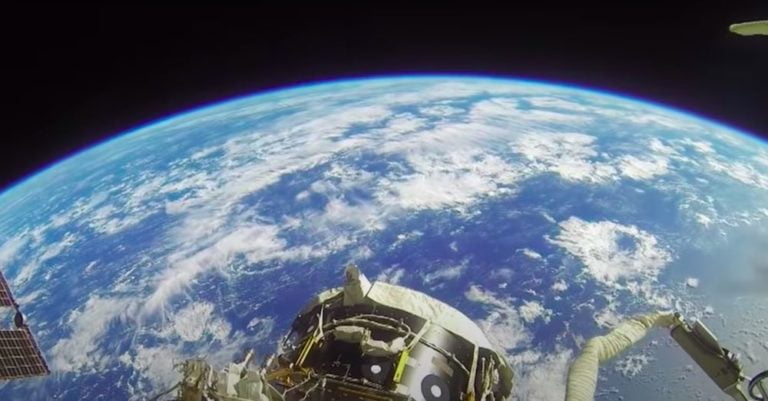 Spacewalk mit Oculus Quest: Highend-VR-Kamera reist zur ISS