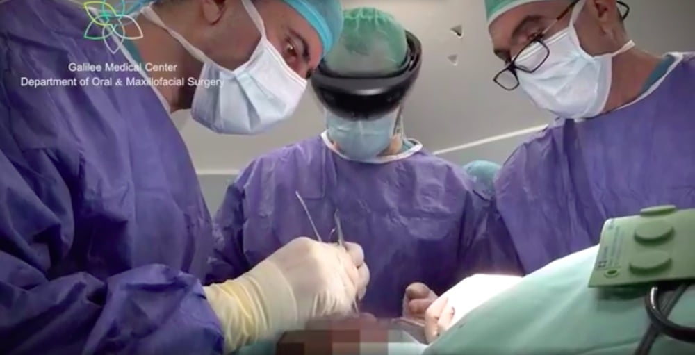 Hololens: Erste Augenoperation mit AR-Brille