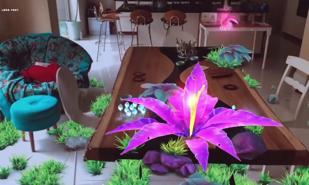 Digitale Blumen wachsen auf einem realen Tisch und dem Boden. Die Platzierung ist präzise.