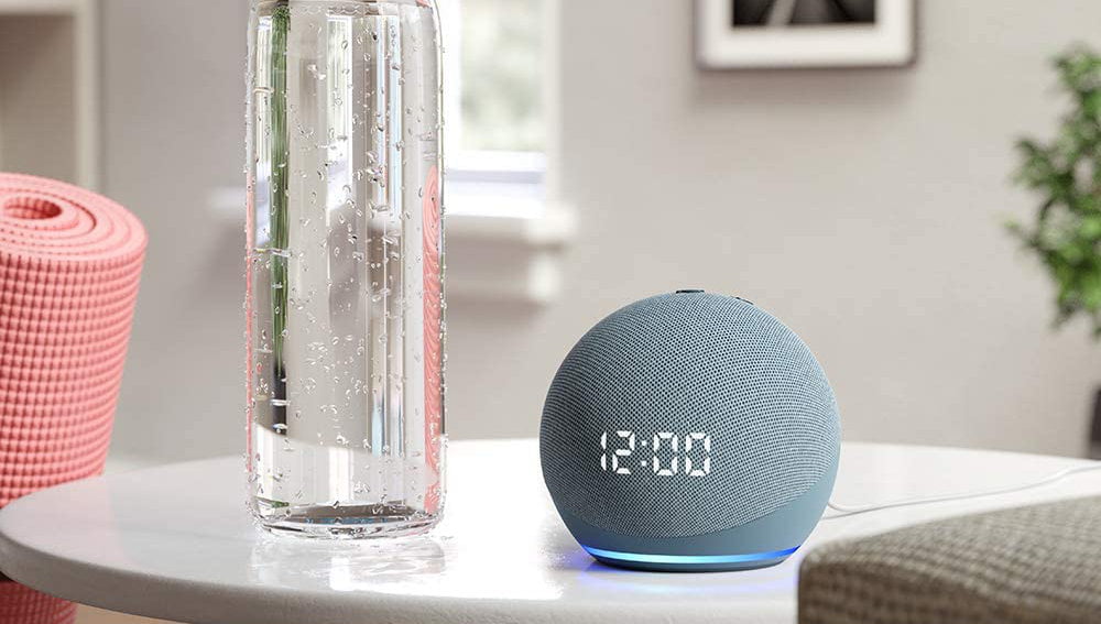 Echo Dot 4 ist als einziger Alexa-Smart-Speaker mit einer LED-Anzeige erhältlich.
