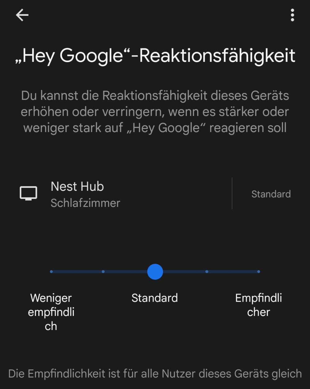 Ein Smartphone-Screenshot zeigt das Menü der Einstellung "Hey Google"-Reaktionsfähigkeit für den Google Assistant.