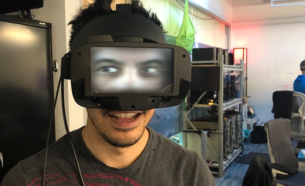 Facebook zeigt VR-Brille mit Durchblick