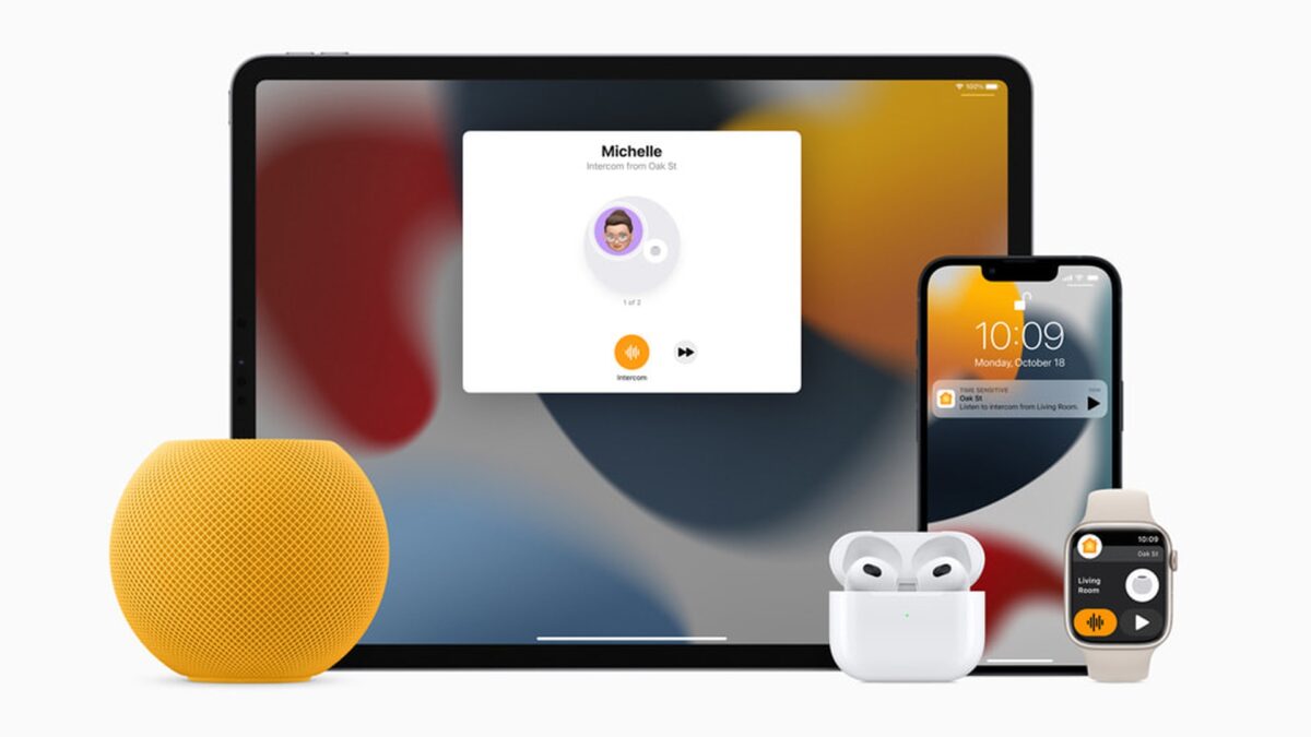 Apples neuer gelber HomePod Mini, die neuen AirPods und ein iPad, ein iPhone, eine Apple Watch.