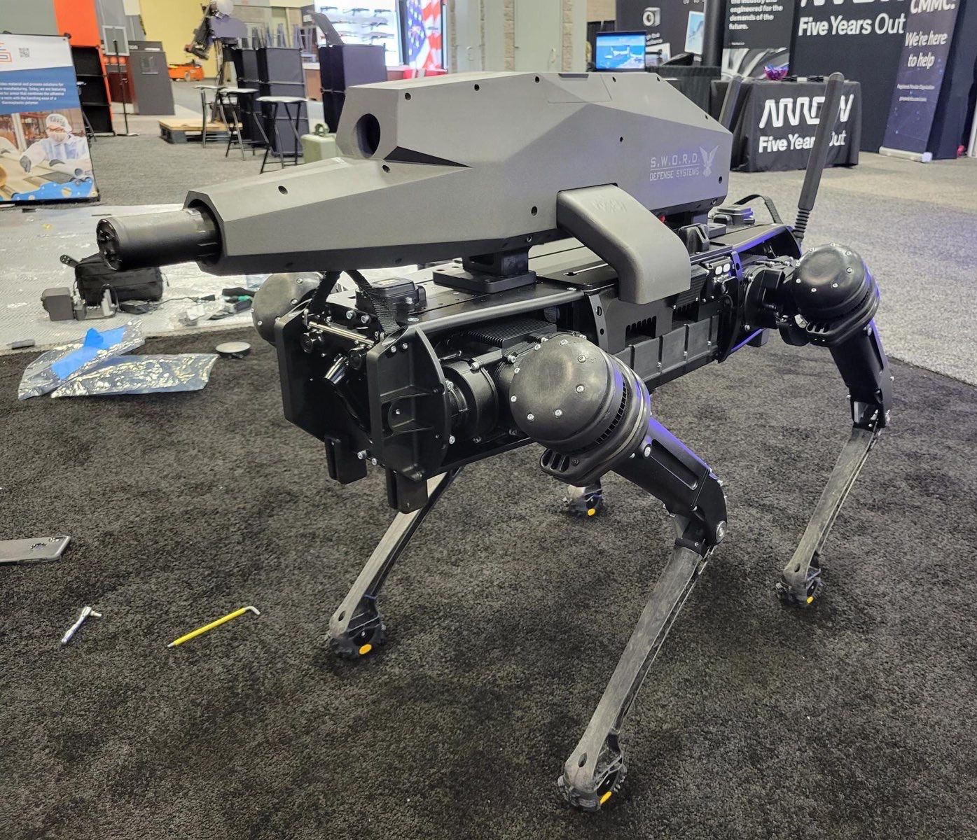 Ghost Robotics „Kriegshund“: Ein Gewehr auf vier Beinen ist das kleinste Problem