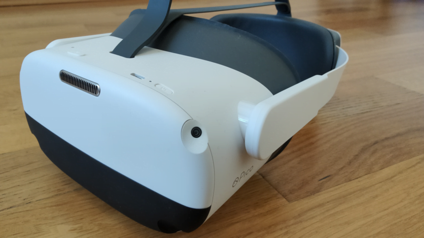 VR-Brille Pico Neo 3 Pro von schräg rechts vorne, Nahaufnahme