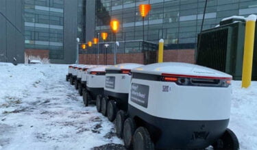 Estland: Autonome Lieferroboter bleiben im Schnee stecken