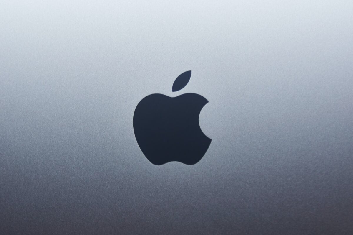 Das Logo von Apple auf grauem Hintergrund