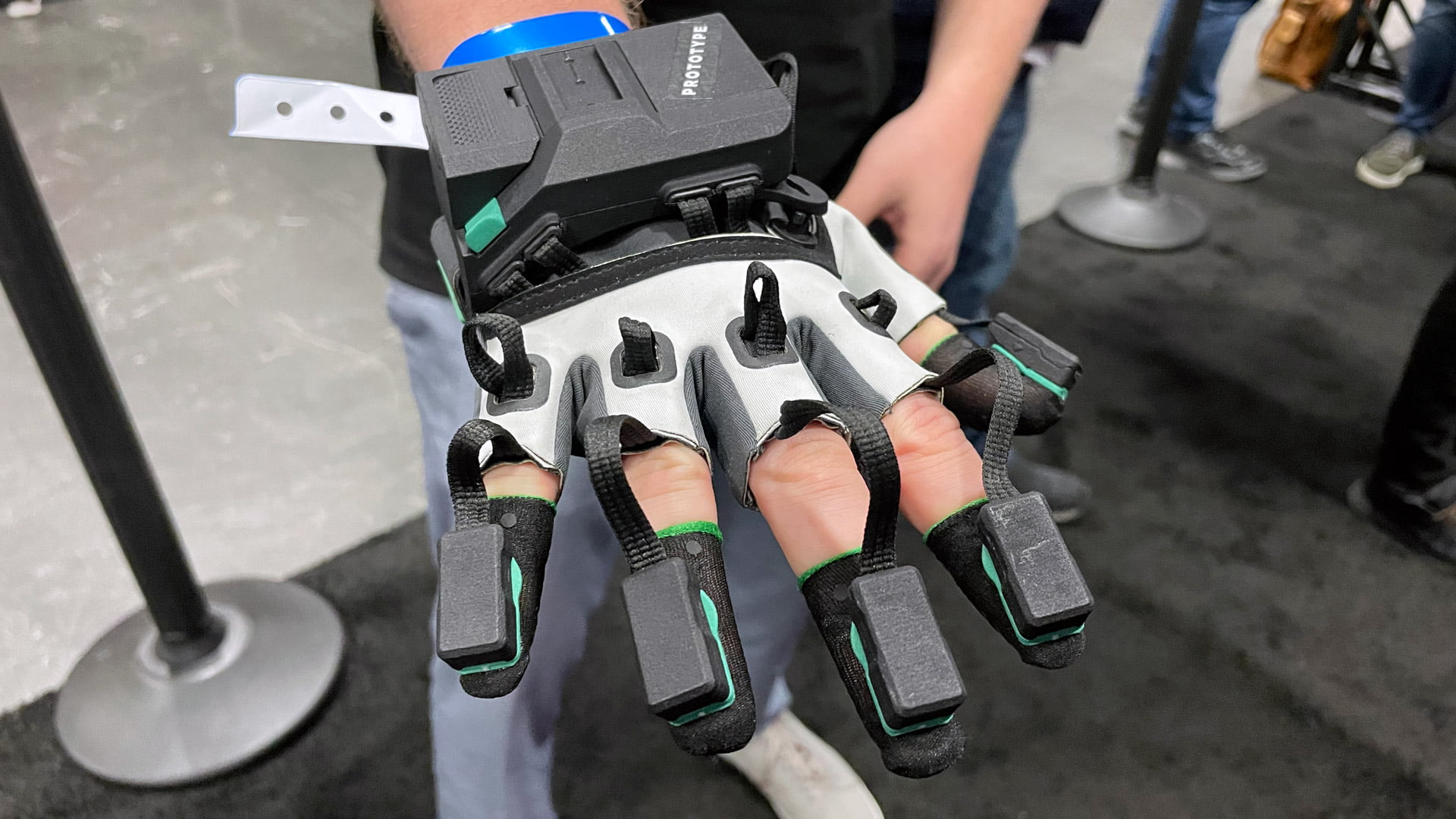 Manus Metaglove: VR-Handschuhe mit präzisem Fingertracking