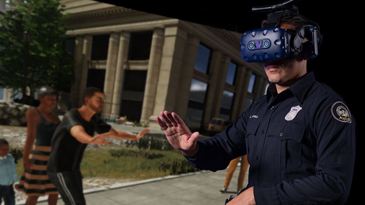 Eine Polizeiwache übt gefährliche Szenarien in Virtual Reality. Wie sieht die Vorbereitung mit der VR-Brille für den Ernstfall aus?