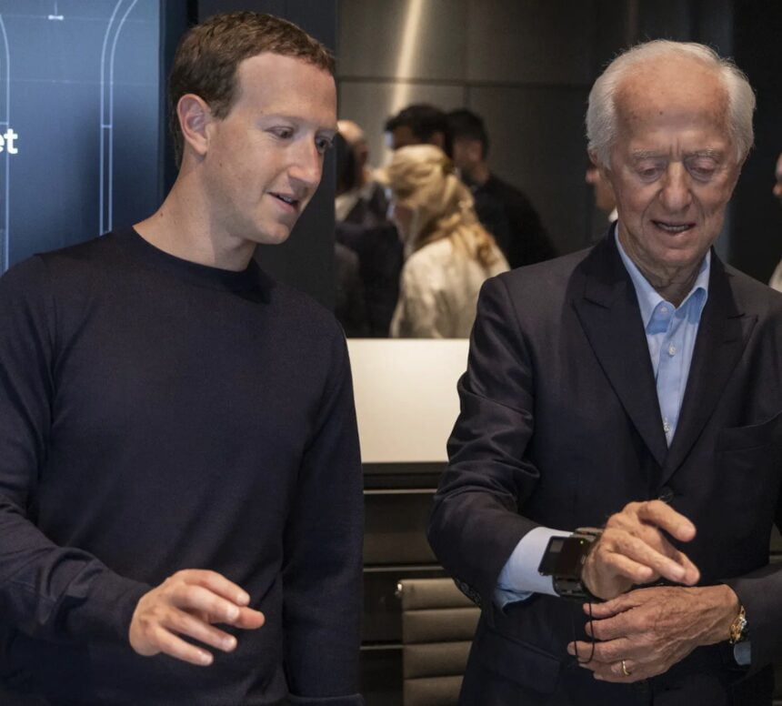 Leonardo del Vecchio probiert neben Mark Zuckerberg Metas EMG-Armband aus.