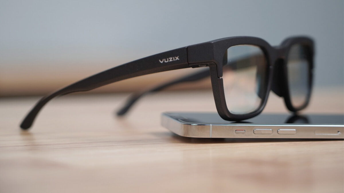 Vuzix will mit einer leichten und modischen Datenbrille den Konsumentenmarkt erobern. Was kann die Vuzix Ultralite?