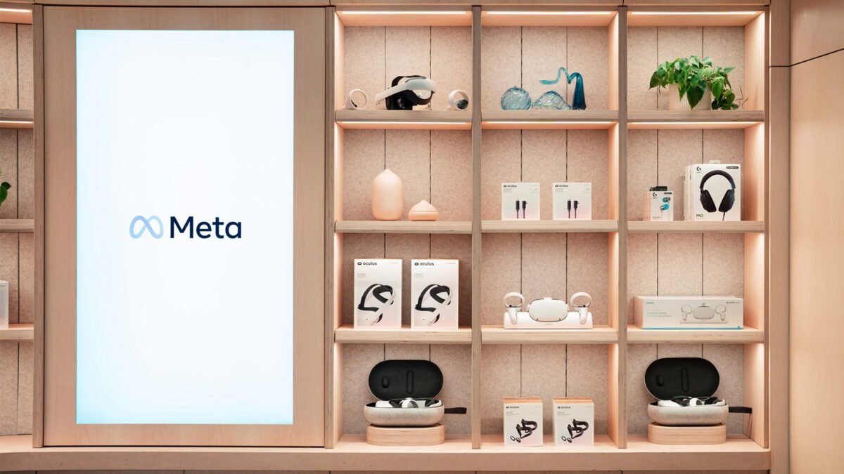Ein Regal im ersten Meta Store, das VR-Produkte ausstellt.