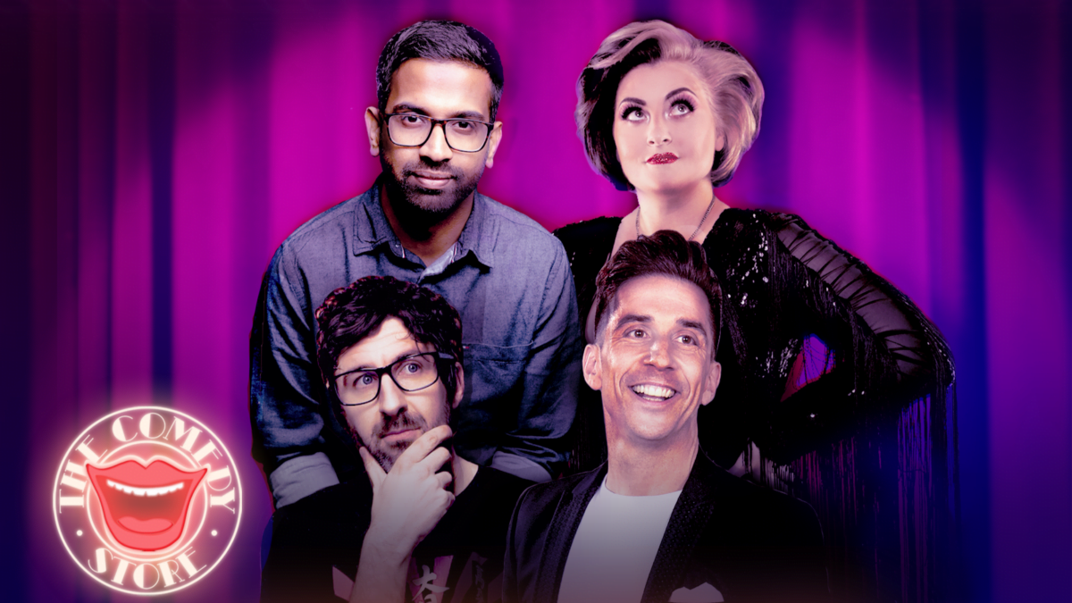 Eine Gruppe von britischern Comedy-Stars von einem violetten Vorhang.