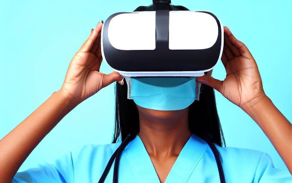 Eine Krankenschwester mit einem Stethoskop um den Hals setzt sich eine VR-Brille auf.