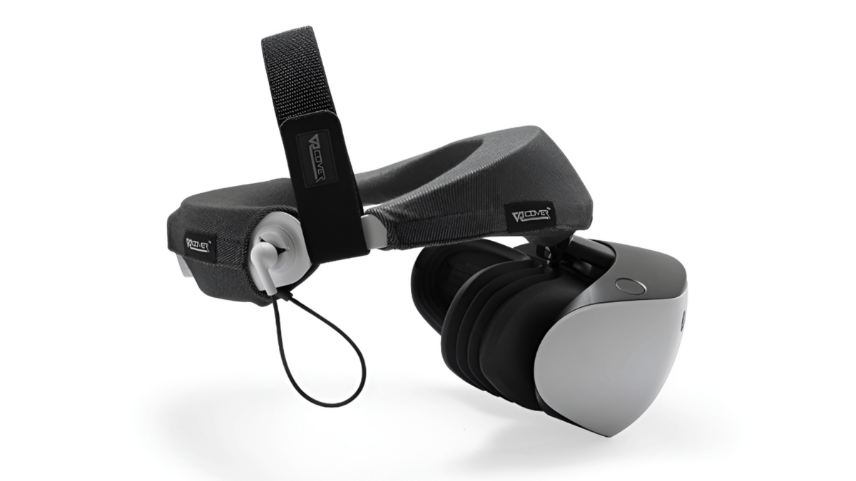 Die PSVR 2 aus der Seitenansicht, umhüllt im Head Strap Cover Set for PlayStation VR2