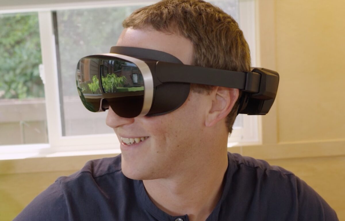 Mark Zuckerberg trägt den Holocake-2-Prototyp