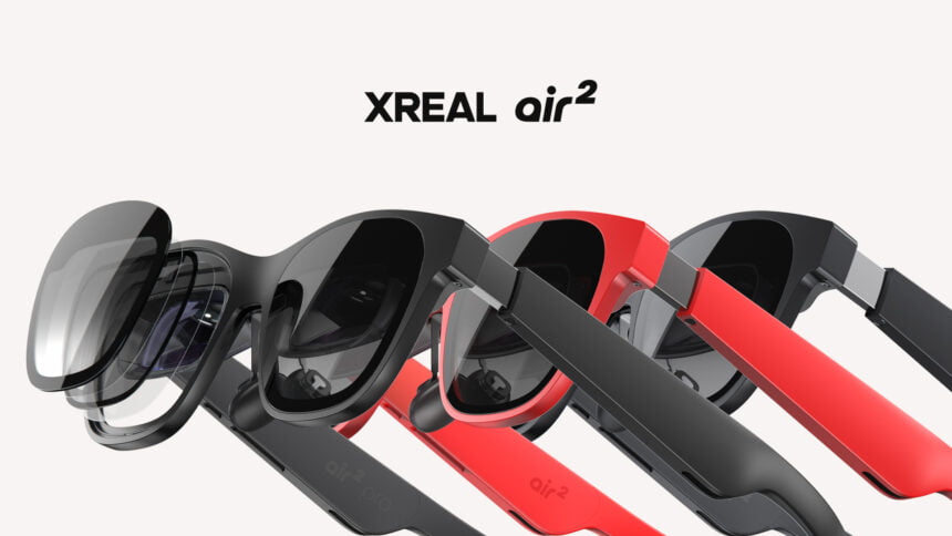 Drei unterschiedlich farbige Versionen (schwarz, rot, grau) der AR-Brille Xreal Air 2.