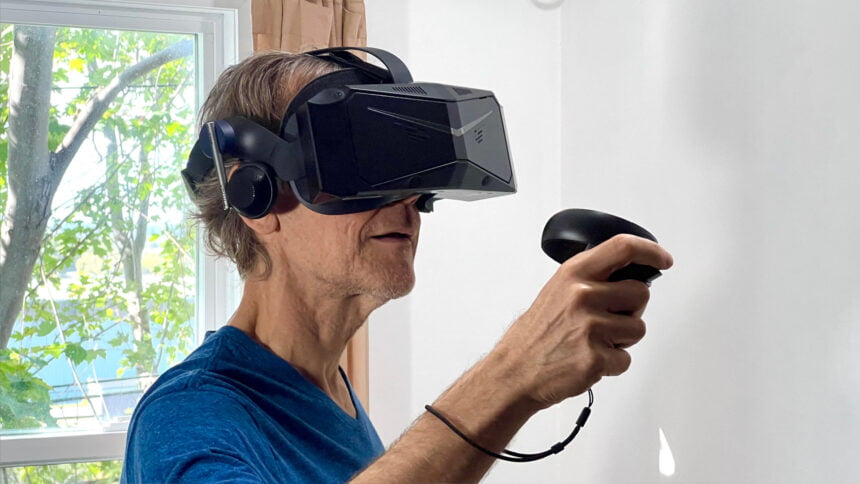 Alan probiert eigenständiges VR-Malen mit dem Pimax Crystal aus. 