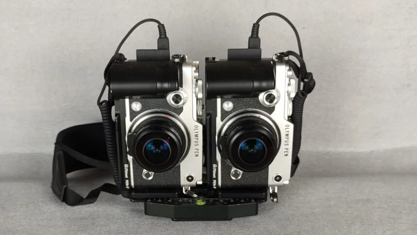 Thomas Hübner Stereo-Kamera-Rig, bestehend aus zwei Olympus Pen F.