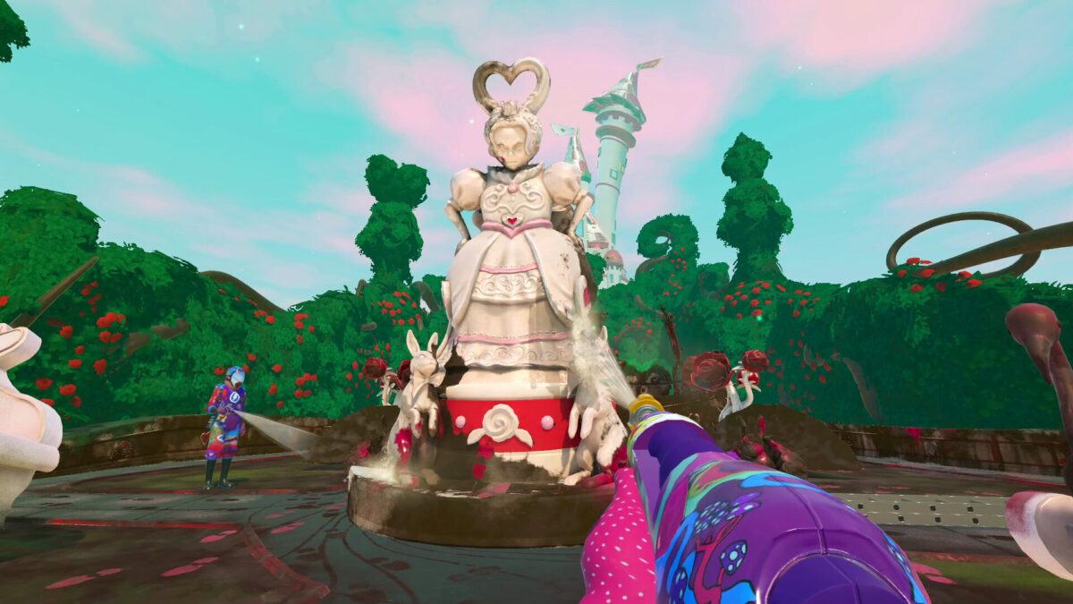 Eine Statue der Herzkönigin aus dem Alice im Wunderland DLC vom PowerWash Simulator.